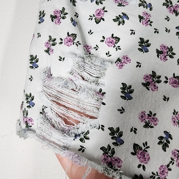 MADDEN NYC FLORAL SHORTS - Picture 5 of 7